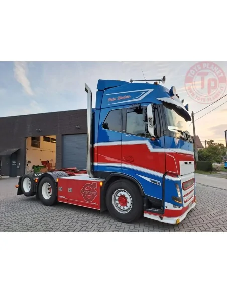 VOLVO FH5 GLOBETROTTER 6X2 TAG AXLE SEMI LOWLOADER WITH RAMPS - 3 AXLE PWT WSI 01-4123 WSI MODELS VOLVO FH5 GLOBETROTTER 6X2 TAG AXLE SEMI LOWLOADER WITH RAMPS - 3 AXLE PWT WSI 01-4123 WSI MODELS