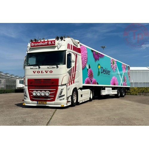 VOLVO FH5 GLOBETROTTER XL 4X2 TRIDEC REEFER TRAILER - 2 AXLE Brandhoff Transport WSI 01-4549 WSI MODELS