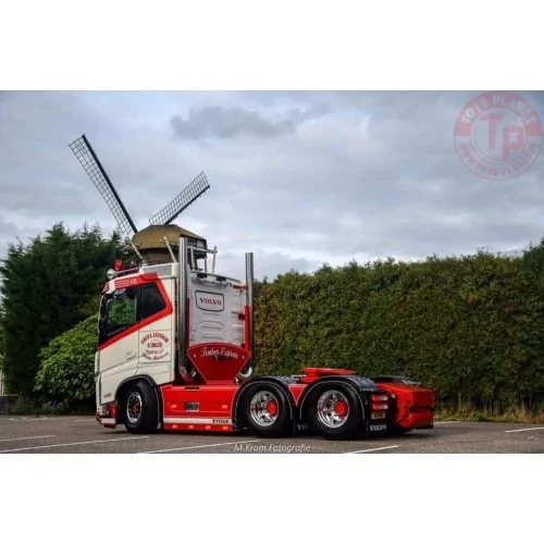 Volvo FH04 6x2 trekker Garnham TEKNO 85209 TEKNO