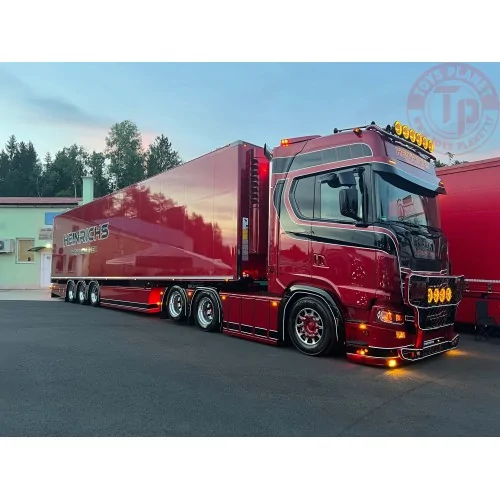 Scania Next Gen sleepas met 3-assige koeloplegger Heinrichs TEKNO 85147 TEKNO