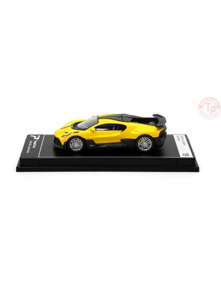 BUGATTI DIVO-YELLOW 1/64 KTH19 POSTERCARS
