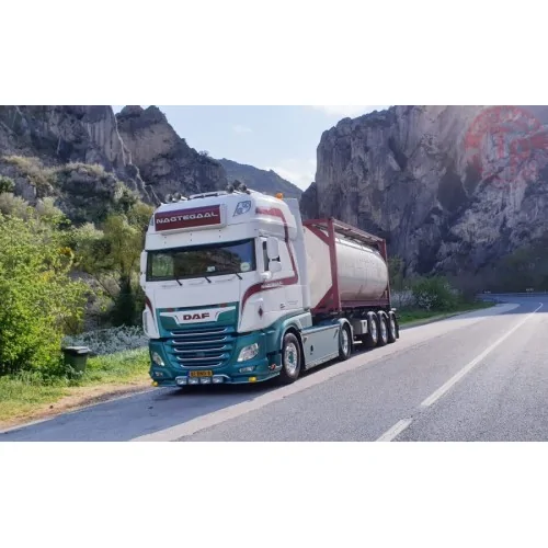 DAF XF SUPER SPACE CAB MY2017 4X2 30FT CONTAINER TRAILER - 3 AXLE + 20FT TANK CONTAINER - JAN NAGTEGAAL TRANSPORT WSI 01-4297...