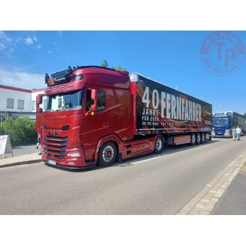 DAF XG+ met 3-assige schuifzeilenoplegger Fernfahrer 40 Jahre TEKNO 86038 TEKNO