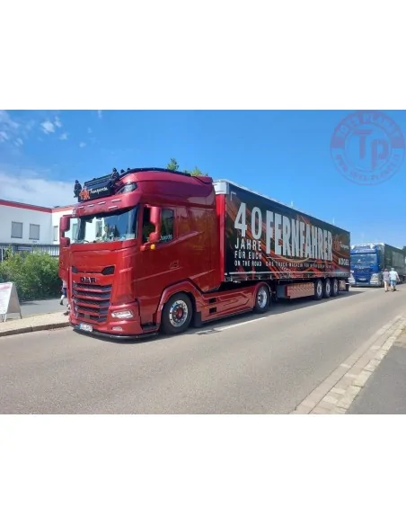 DAF XG+ met 3-assige schuifzeilenoplegger Fernfahrer 40 Jahre TEKNO 86038 TEKNO DAF XG+ met 3-assige schuifzeilenoplegger Fernfahrer 40 Jahre TEKNO 86038 TEKNO