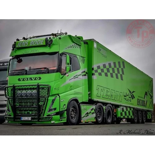 Volvo FH05 Globetrotter XL met 3-assige koeloplegger jens Bode TEKNO 85525 TEKNO