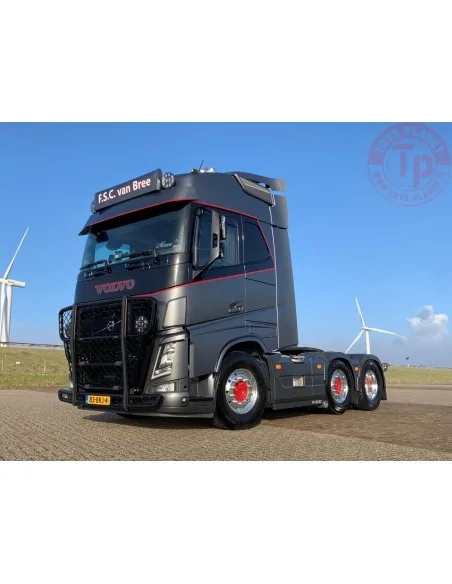 Volvo FH04 Globetrotter 6x2 van F.S.C. - Transport Bree TEKNO 86028 TEKNO