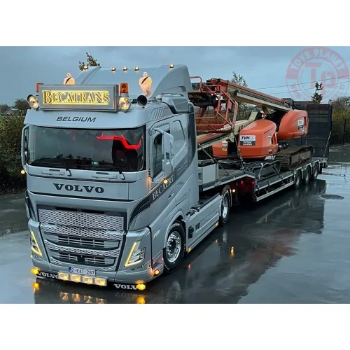 VOLVO FH5 SLEEPER CAB 4X2 SEMI LOW LOADER WITH RAMPS - 3 AXLE BECATRANS BV WSI 01-4438 WSI MODELS