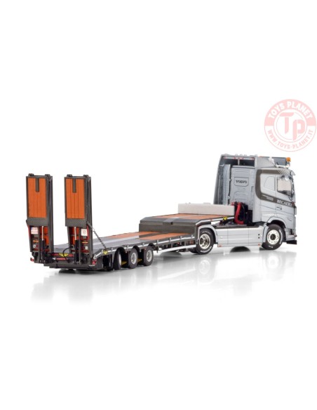 VOLVO FH5 SLEEPER CAB 4X2 SEMI LOW LOADER WITH RAMPS - 3 AXLE BECATRANS BV WSI 01-4438 WSI MODELS