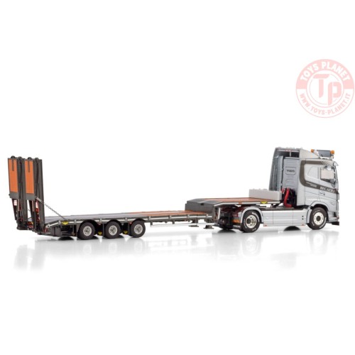 VOLVO FH5 SLEEPER CAB 4X2 SEMI LOW LOADER WITH RAMPS - 3 AXLE BECATRANS BV WSI 01-4438 WSI MODELS