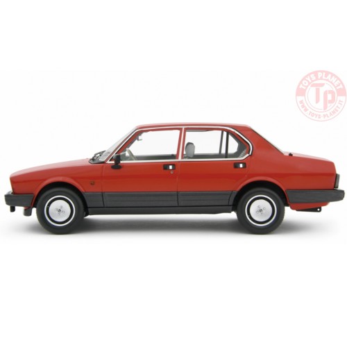 Alfetta 2.0i Quadrifoglio Oro E.E. 1983-84 Rosso 1/18 LM171C LAUDORACING