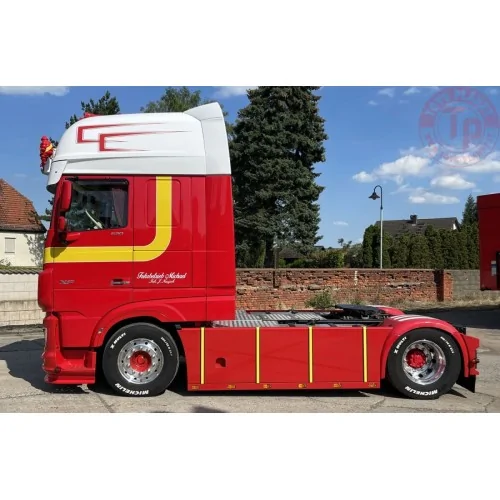 DAF XF SUPER SPACE CAB MY2017 MICHAEL / NAUJOK WSI 01-4395 WSI MODELS