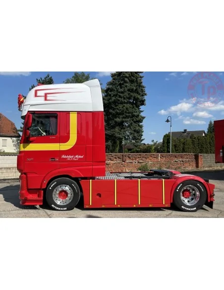 DAF XF SUPER SPACE CAB MY2017 MICHAEL / NAUJOK WSI 01-4395 WSI MODELS