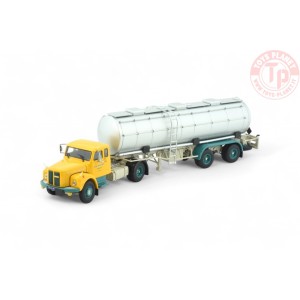 Scania Vabis met klassieke tankoplegger de Rijke TEKNO 82992 TEKNO