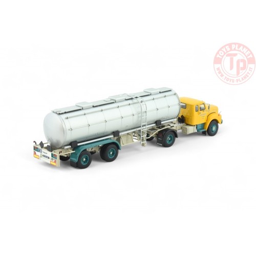 Scania Vabis met klassieke tankoplegger de Rijke TEKNO 82992 TEKNO