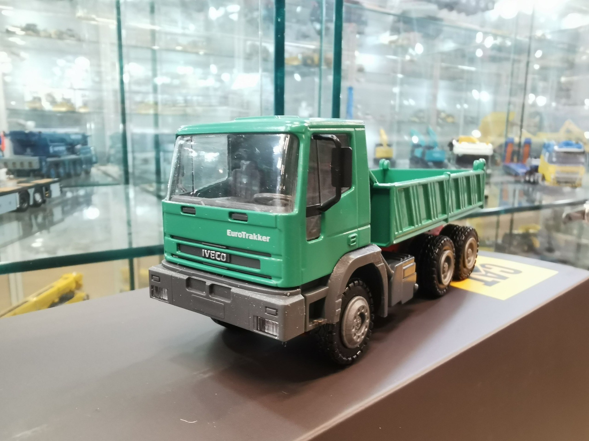 CONRAD 4840 Iveco eurotrakker 1:50 80,00 € CONRAD