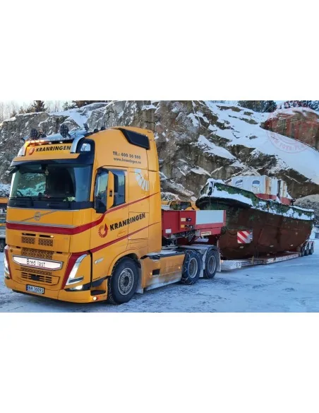 VOLVO FH5 GLOBETROTTER XL 6X2 TAG AXLE EURO PX LOW LOADER - 3 AXLE KRANRINGEN WSI 01-4529 WSI MODELS VOLVO FH5 GLOBETROTTER XL 6X2 TAG AXLE EURO PX LOW LOADER - 3 AXLE KRANRINGEN WSI 01-4529 WSI MODELS