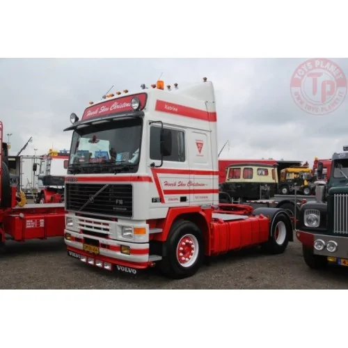 Set van 2 trekkers: Volvo F16 Globetrotter & Volvo FH16 Globetrotter XL Henrik Skov Christensen TEKNO 86018 TEKNO