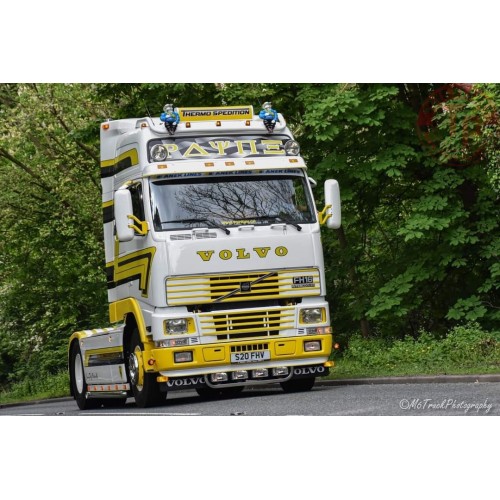 Volvo FH12 Globetrotter XL 4x2 - verpakt in luxe giftbox Payne - Greek Volvo TEKNO 87536 TEKNO