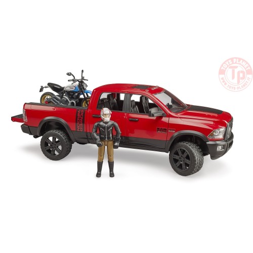 RAM 2500 Power Wagon con Ducati Desert Sled e cond BRUDER 02502 BRUDER
