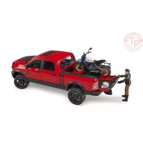 RAM 2500 Power Wagon con Ducati Desert Sled e cond BRUDER 02502 BRUDER