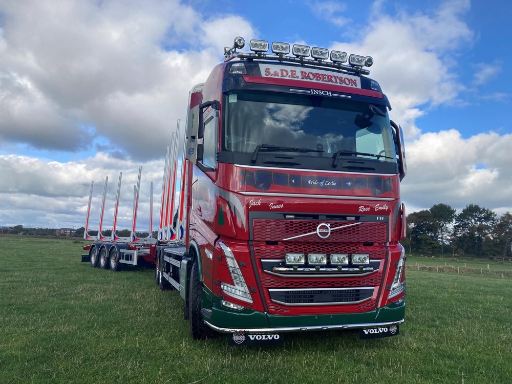 TEKNO 85393 Volvo FH05 Globetrotter met 3-assige houtwagen S & D.E...
