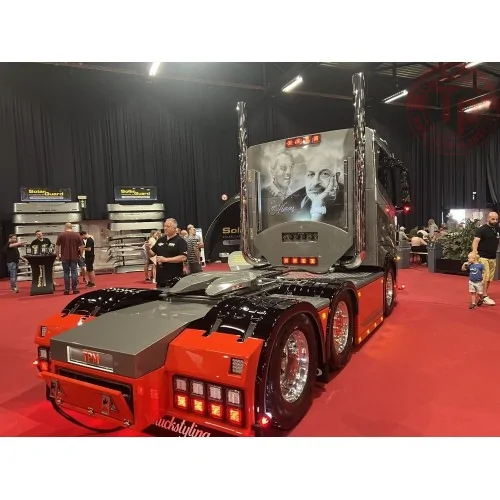 Volvo FH05 6x2 Philippe Muysewinkel TEKNO 86016 TEKNO