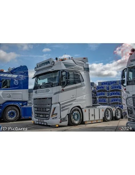 VOLVO FH5 GLOBETROTTER 6X2 TAG AXLE Lutra WSI 01-4611 WSI MODELS