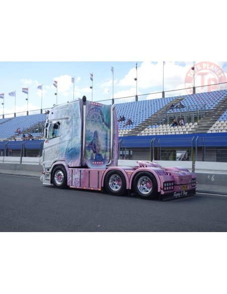 Scania NGS Highline 6x2 met sleepas (verpakt in luxe giftbox) Joe Sharp - Valhalla TEKNO 89067 TEKNO