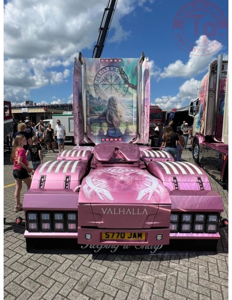 Scania NGS Highline 6x2 met sleepas (verpakt in luxe giftbox) Joe Sharp - Valhalla TEKNO 89067 TEKNO