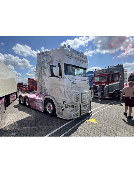 Scania NGS Highline 6x2 met sleepas (verpakt in luxe giftbox) Joe Sharp - Valhalla TEKNO 89067 TEKNO