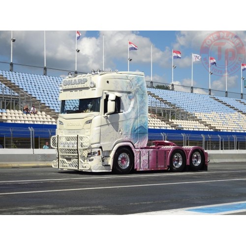 Scania NGS Highline 6x2 met sleepas (verpakt in luxe giftbox) Joe Sharp - Valhalla TEKNO 89067 TEKNO