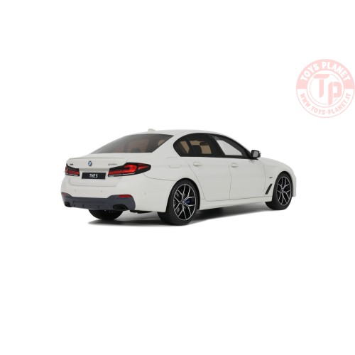 1:18 BMW 545E X DRIVE SALOON M SPORT 2023 GT496 GT SPIRIT