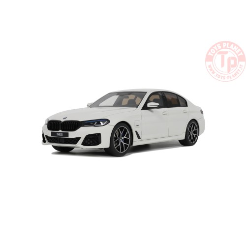 1:18 BMW 545E X DRIVE SALOON M SPORT 2023 GT496 GT SPIRIT