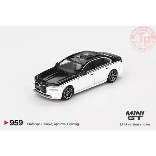 BMW I7 XDRIVE60 ALPINE WHITE / BLACK SAPPHIRE 2024 1:64 MGT00959-L MINI GT