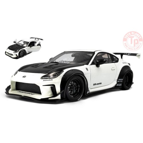 1/18 TOYOTA GR86 LBWK BODY KIT COUPE 2024 PEARL WHITE SL1813602 SOLIDO