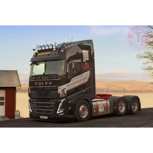 VOLVO FH5 GLOBETROTTER 6X4 Royal Edition WSI 01-4692 WSI MODELS