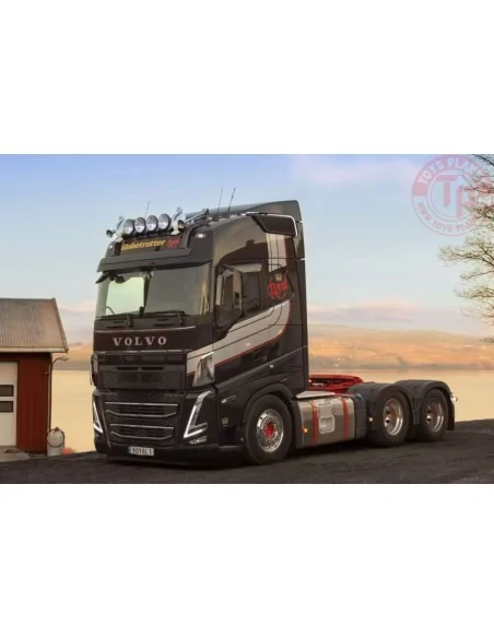 VOLVO FH5 GLOBETROTTER 6X4 Royal Edition WSI 01-4692 WSI MODELS