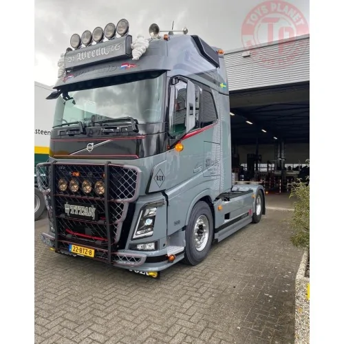 Volvo FH04 Globetrotter XL 4x2 set Weeda TEKNO 87529 TEKNO