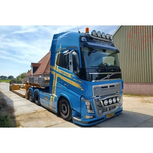 VOLVO FH4 GLOBETROTTER XL 6X2 TAG AXLE EURO PX LOW LOADER - 2 AXLE L.A. van Roozendaal WSI 01-4586 WSI MODELS