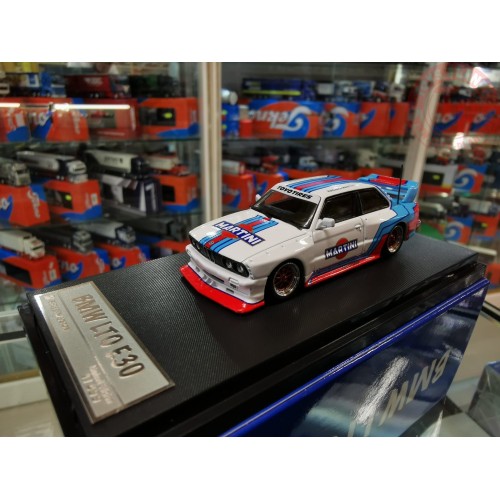 1/64 BMW E30 Martini bianco STW132 STREET WARRIOR