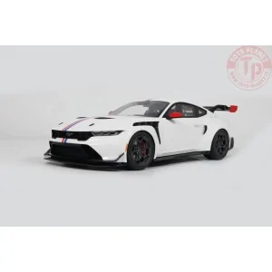 FORD MUSTANG GTD "SPIRIT OF AMERICA" PERFORMANCE WHITE 2025 1:18 GT956 GT SPIRIT