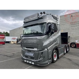 Volvo FH Aero Globetrotter 6x2 Phillipe Muysewinkel TEKNO 90178 TEKNO
