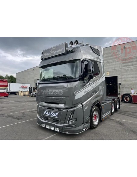 Volvo FH Aero Globetrotter 6x2 Phillipe Muysewinkel TEKNO 90178 TEKNO