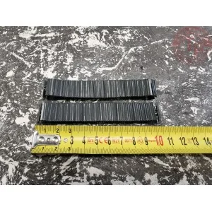 coppia cingoli 18mm tripla costa grigio CON 4 FIGURINI E ACCESSORI