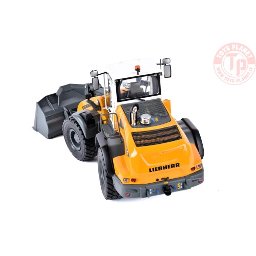 1/32 Liebherr L 546 G8 Wheel loader with standard earthmoving bucket on Michelin XLD 650/65R25 Tyres AT3200200 AT COLLECTIONS