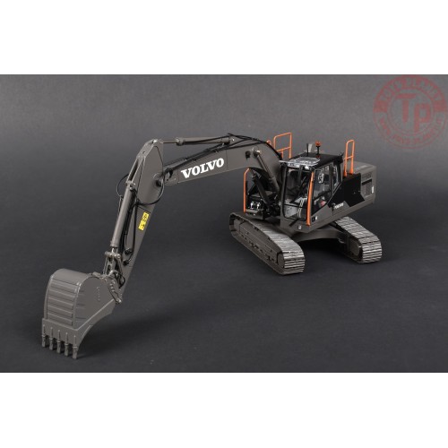 1/32 Volvo EC220E Black Edition Limited 999pz AT3200127 AT COLLECTIONS
