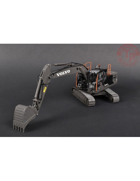1/32 Volvo EC220E Black Edition Limited 999pz AT3200127 AT COLLECTIONS 1/32 Volvo EC220E Black Edition Limited 999pz AT3200127 AT COLLECTIONS