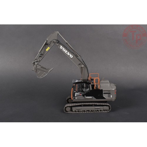 1/32 Volvo EC220E Black Edition Limited 999pz AT3200127 AT COLLECTIONS