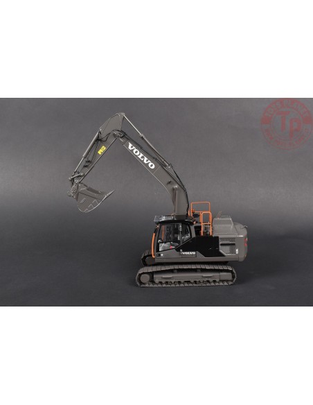 1/32 Volvo EC220E Black Edition Limited 999pz AT3200127 AT COLLECTIONS 1/32 Volvo EC220E Black Edition Limited 999pz AT3200127 AT COLLECTIONS