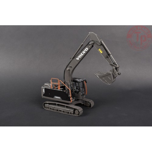 1/32 Volvo EC220E Black Edition Limited 999pz AT3200127 AT COLLECTIONS